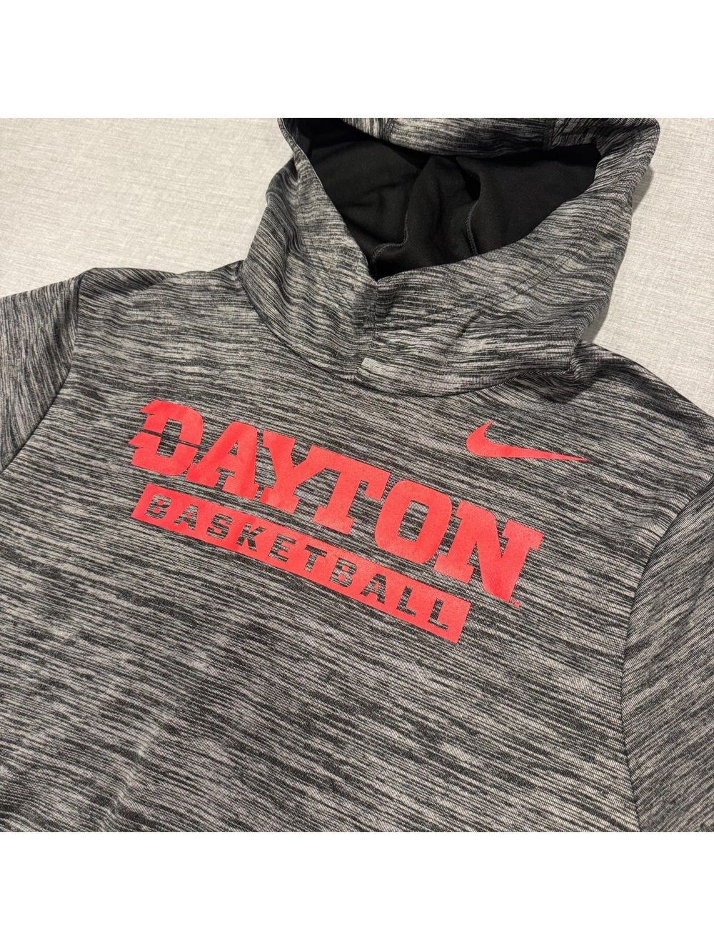 Nike Dri-FIT Dayton Flyers Basketball gray hoodie